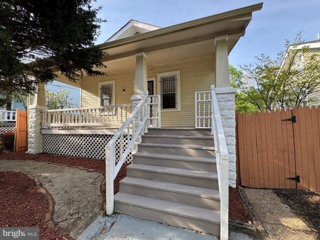 House for sale in Mount Rainier, Ward 5