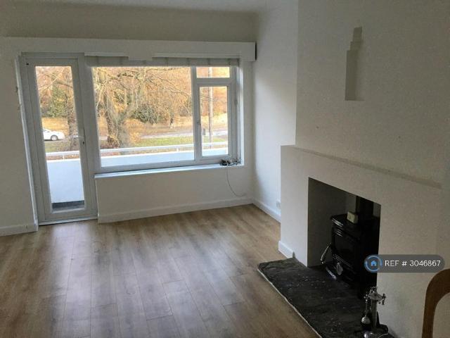 Apartment for rent in Weetwood, West Yorkshire