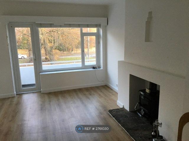 Apartment for rent in Weetwood, West Yorkshire
