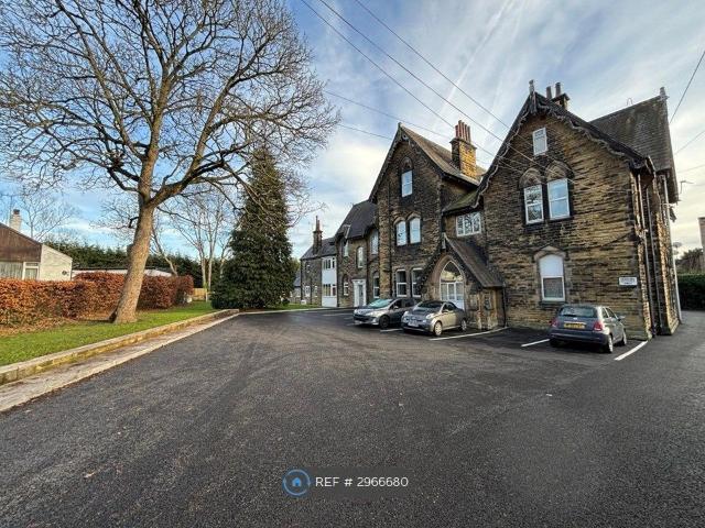 Studio for rent in Weetwood, West Yorkshire