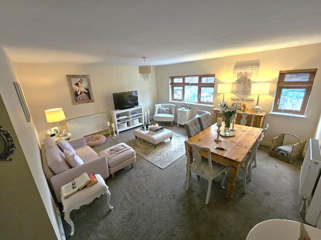 Apartment for rent in Tranmere Park, Guiseley