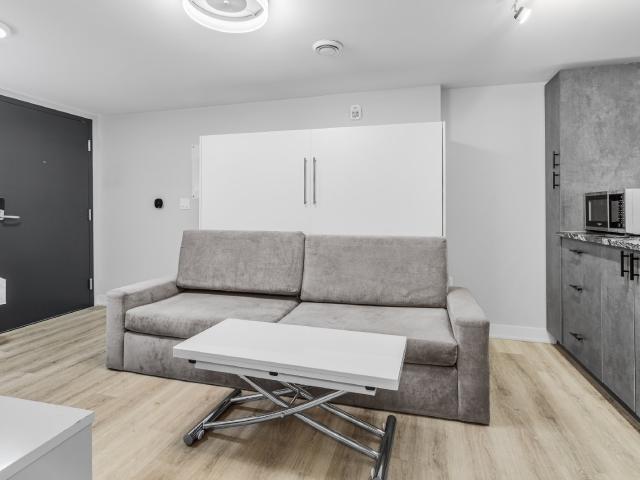 Apartment for rent in Hintonburg Shopping Area, Ottawa