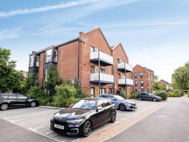 Apartment for rent in Yiewsley, Greater London