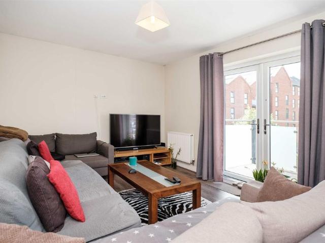 Apartment for rent in Yiewsley, Greater London