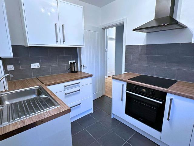 House for rent in London Borough of Hounslow, Cat Hill