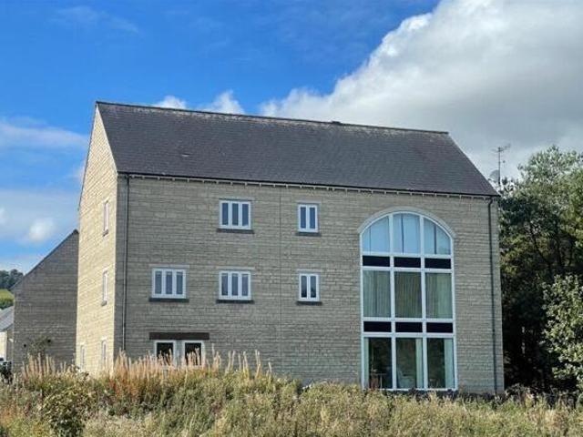 House for sale in Charlesworth, East Midlands