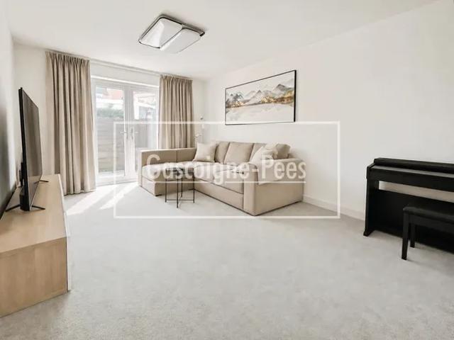 House for rent in Holloway Hill, Fole
