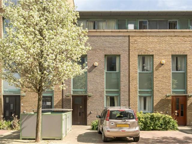 House for rent in Kidbrooke, Greater London