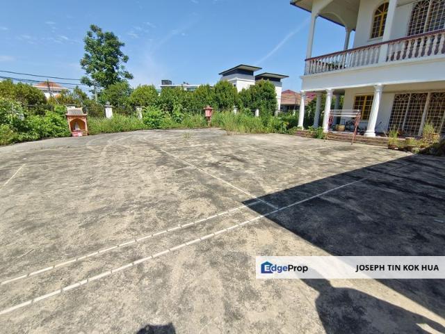House for sale in Country Heights Damansara, Kuala Lumpur
