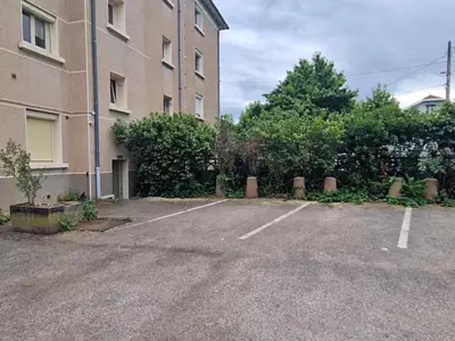 Garage location à Oullins, Oullins-Pierre-Bénite