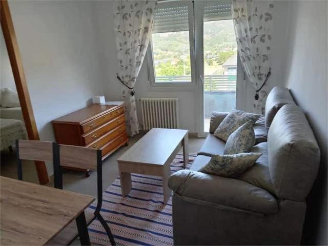 Apartamento en alquiler en As Lagoas, Ourense