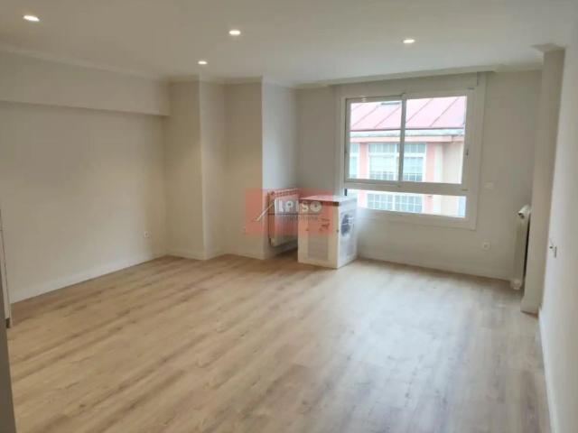 Apartamento en alquiler en Centro, Ourense