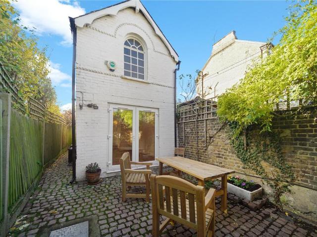 House for rent in London Borough of Wandsworth, Greater London