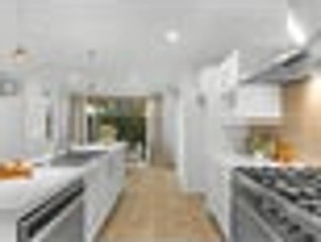 House for sale in Chaslands, Canterbury
