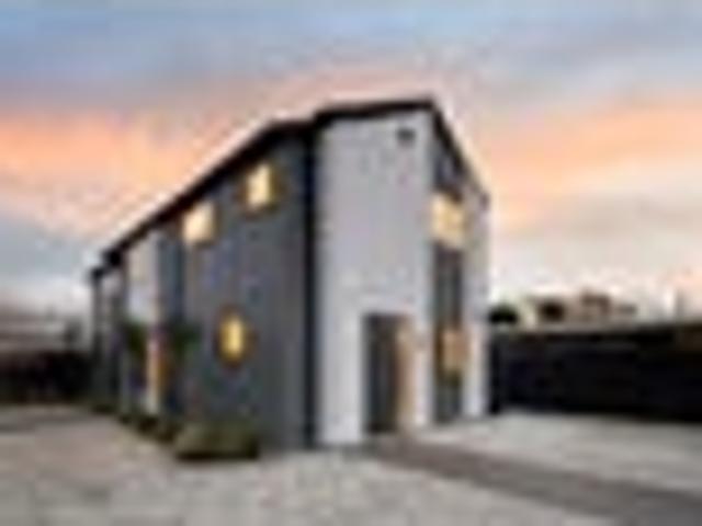 Townhouse for sale in Heathcote, Canterbury