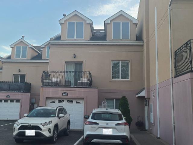 Condo for sale in The Bronx, Arverne