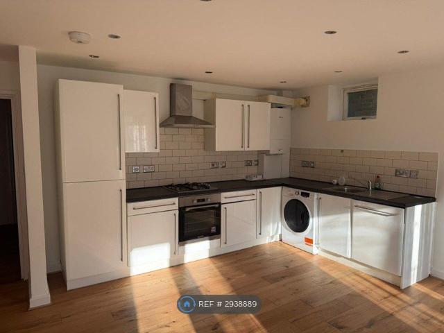 Apartment for rent in London Borough of Croydon, Addiscombe