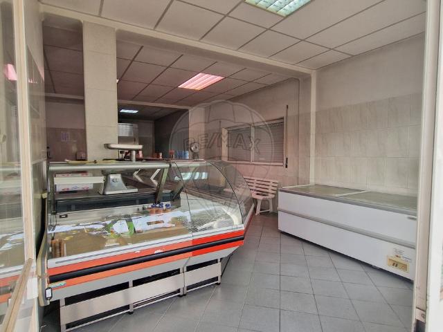 Loja alugar em Santo Tirso, Porto