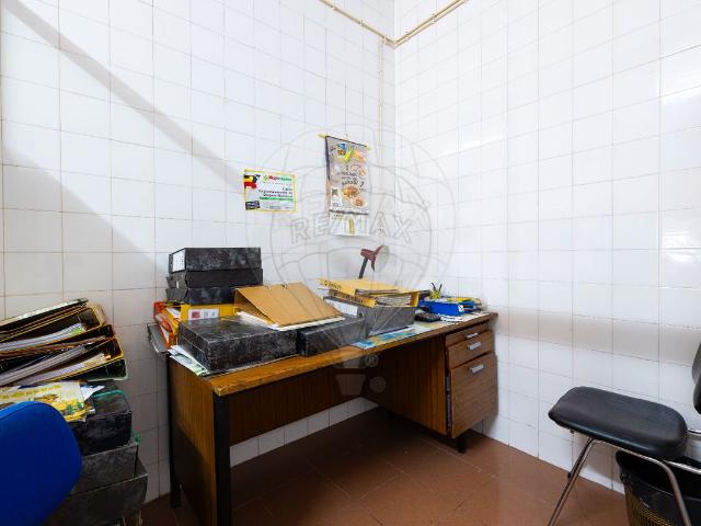 Ponto Comercial alugar em Batalha, Mouratos