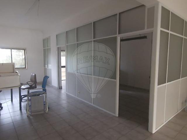 Loja alugar em Serra das Minas, Sintra