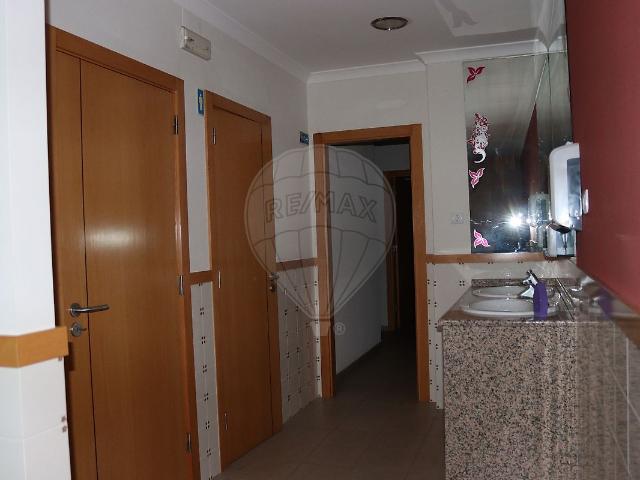 Ponto Comercial alugar em Tarouca Ponto Comercial alugar em Tarouca