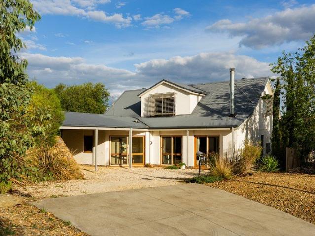 House for sale in Mckenzie Hill, Victoria
