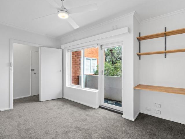 Apartment for rent in St Kilda West, Melbourne