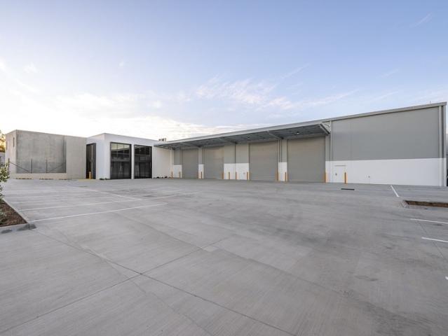 Warehouse for rent in Toombul, Queensland