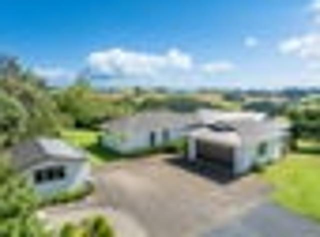 House for sale in Awhitu