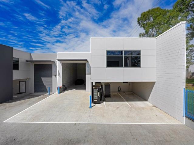 Warehouse for rent in Toombul, Queensland