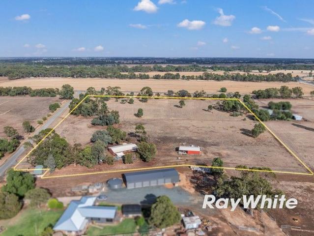 Cottage for sale in Rochester, Victoria