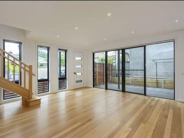 Townhouse for rent in Camerons Creek, Victoria