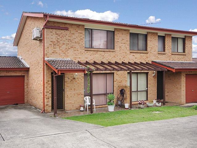 Townhouse for rent in Macquarie Fields, Sydney