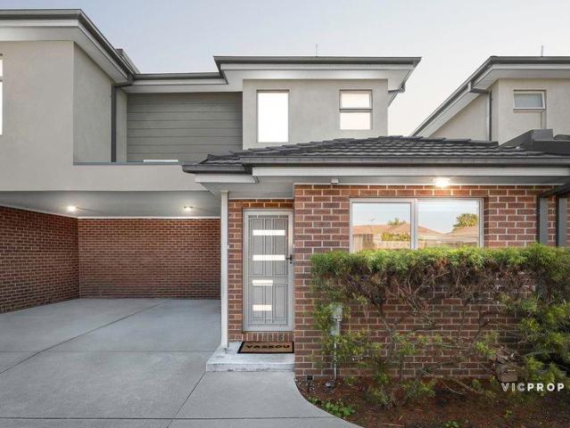 Townhouse for sale in Camerons Creek, Victoria