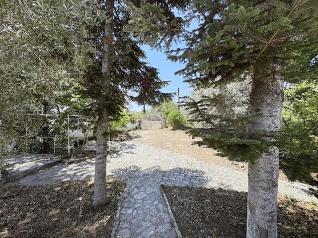 Armutlu içerisinde satılık Villa