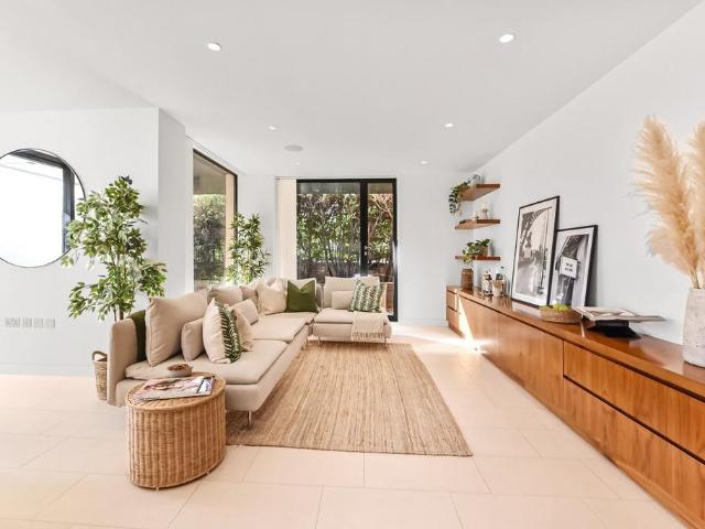 Apartment for rent in Chalk Farm, Greater London
