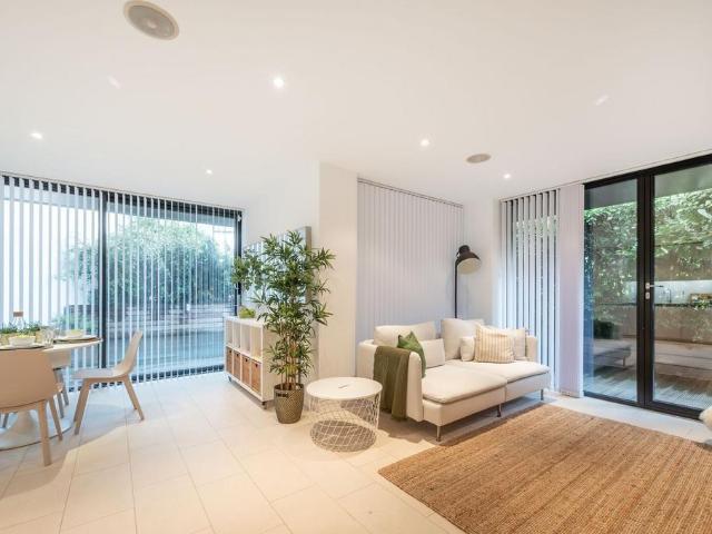 Apartment for rent in Chalk Farm, Greater London