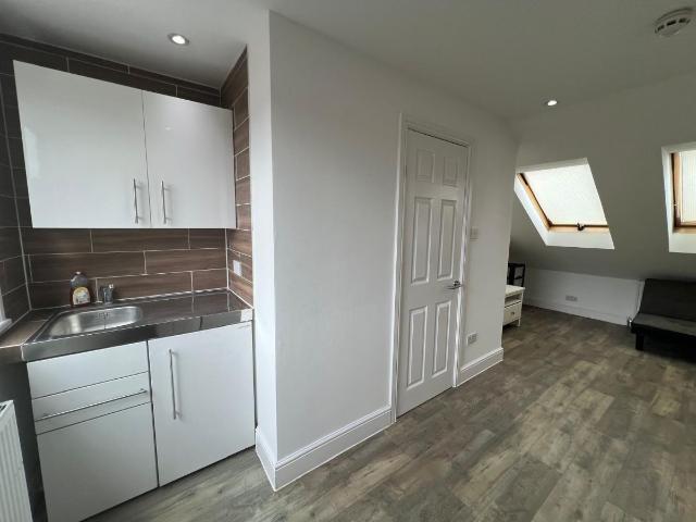 Studio for rent in London Borough of Croydon, Selhurst