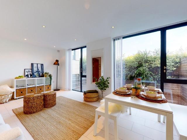 Apartment for rent in Chalk Farm, Greater London