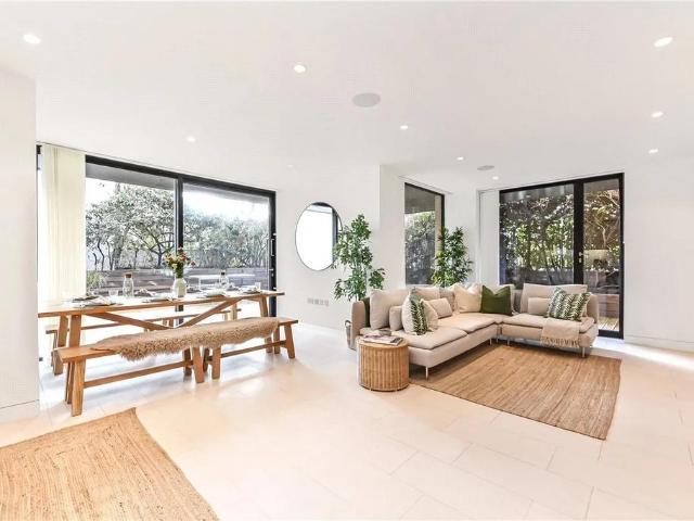Apartment for rent in Chalk Farm, Greater London