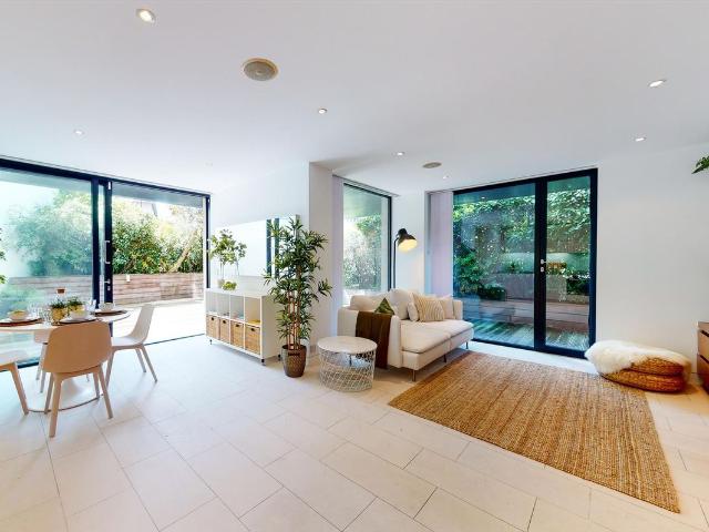 Apartment for rent in Chalk Farm, Greater London