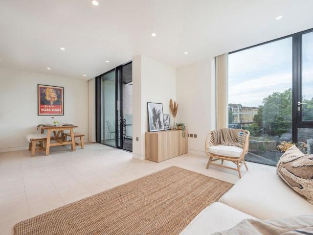 Apartment for rent in Chalk Farm, Greater London