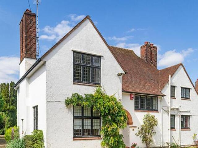 House for sale in Denham, Gerrards Cross and Chalfonts Community Board, Gerrards Cross