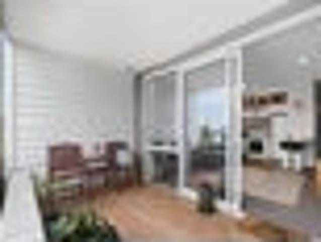 Townhouse for sale in Woodend, Canterbury