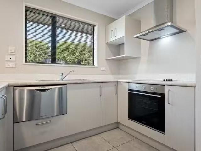 House for sale in Chaslands, Canterbury