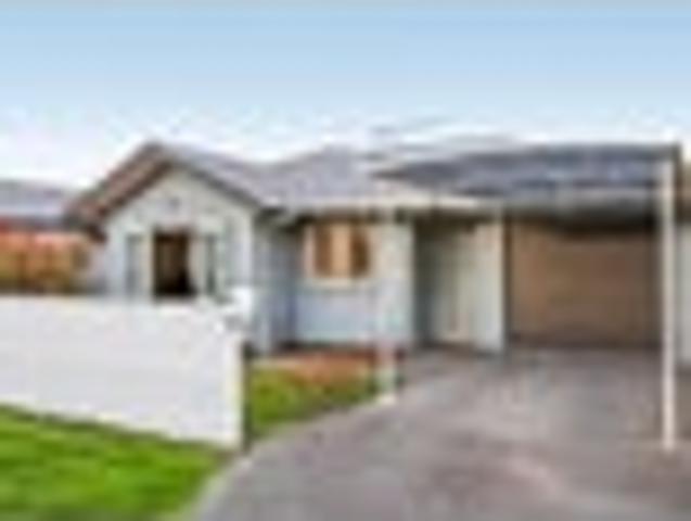 Apartment for sale in Chaslands, Canterbury
