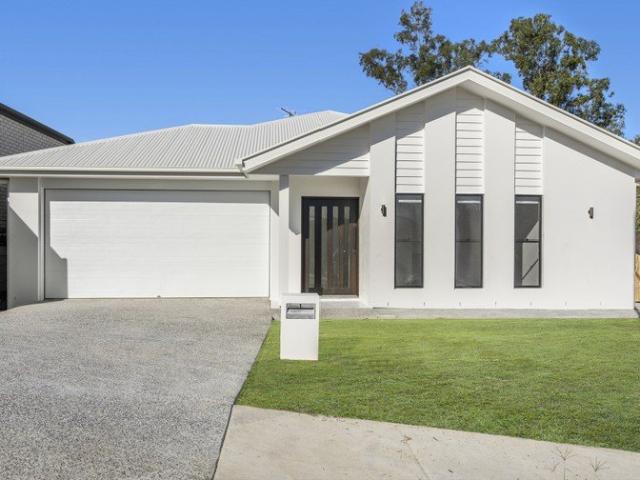 Cottage for sale in Toombul, Queensland