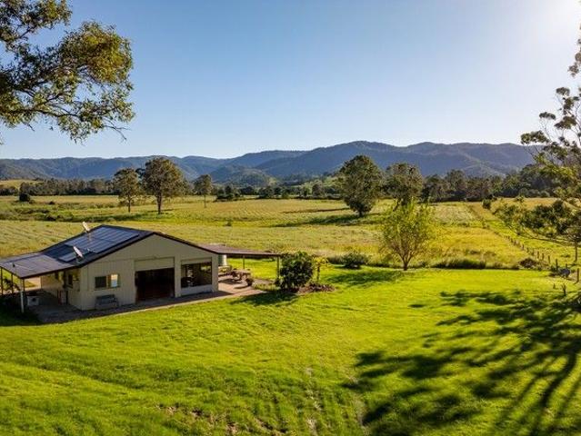 Cottage for sale in Kings Creek, Queensland