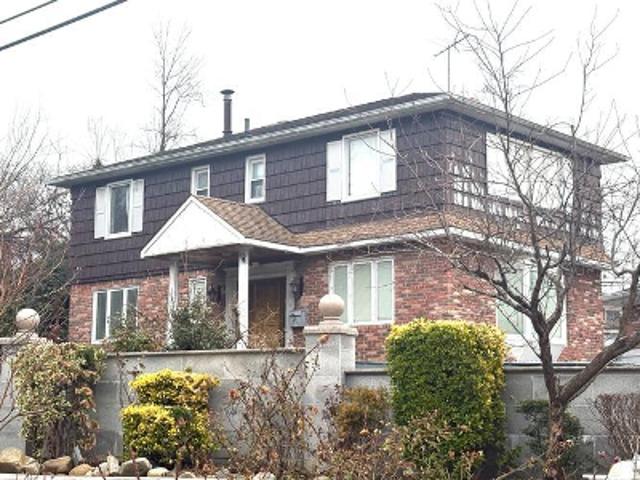 House for sale in Queens, Arverne