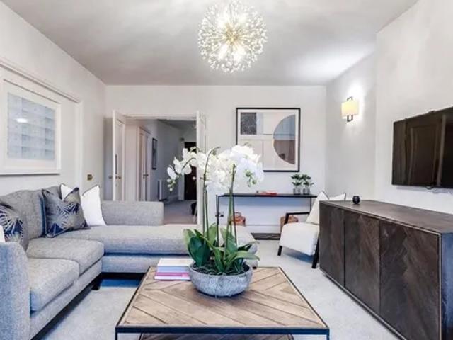 Apartment for rent in St. John's Wood, Greater London